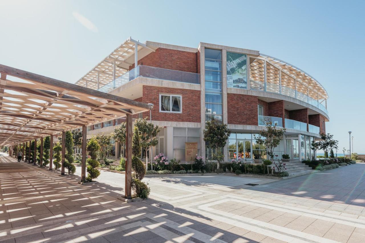 Fishta Hotel & Apartments Velipojë エクステリア 写真